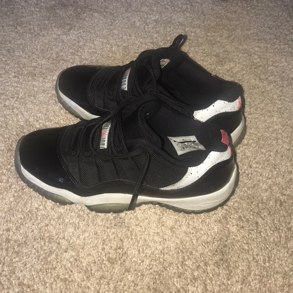 Jordan’s Infrared low top 11’s size 5.5 - Picture 3 of 3